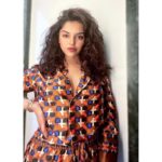 Pia Bajpiee Instagram – तुम्हारा एकांत ही तुम्हें इंसान बनाता है .! भीड़ में सिर्फ़ भेड़ बनते हैं ✌️