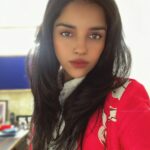 Pia Bajpiee Instagram - ✌️