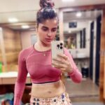 Pia Bajpiee Instagram - Diwali & abs ..enmity of different level altogether 😭 सब चले गए 😭😭😭 #piabajpiee #absgone