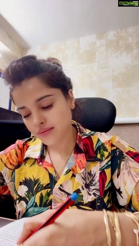 Pia Bajpiee Instagram - मैं और मेरा जूड़ा 😂✌️