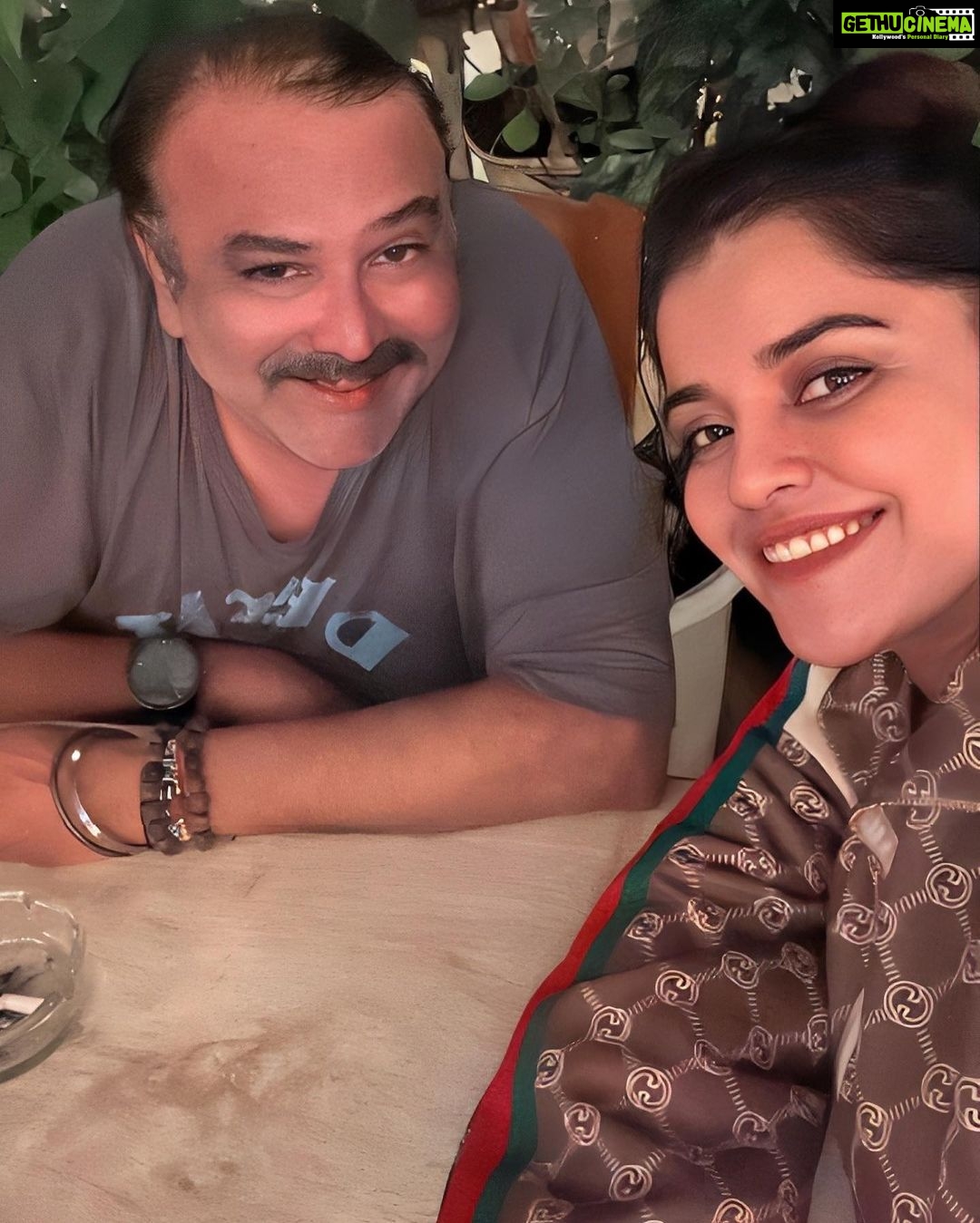 Pia Bajpiee Instagram - मैंने मुम्बई में ज़्यादा दोस्त नहीं बनाये पर जो बनाये हैं वो सोना है सोना ❤️ @iamkunalmshahkms