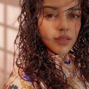 Pia Bajpiee Instagram - मैं तैनू फ़िर मिलांगी
कित्थे ? किस तरह पता नई..