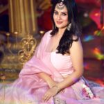 Pooja Bose Instagram – Style by @rudra_saha_official 
Outfit @kaasniindia 
@xenejewellers 
Photographer @photographer_sourav_26 
 #dancebangladance @zeebanglaofficial
