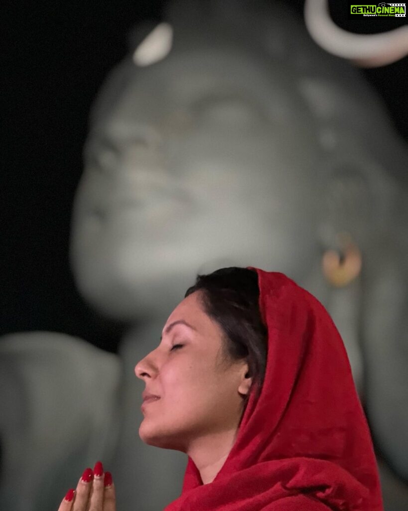 Pooja Bose Instagram - Om Namah shivay 🙏🏻 Somvaar ko somnath ke darshan
