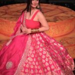 Pooja Bose Instagram - Watch #dancebangladance tonight at 9.30pm only on zeebangla @zeebanglaofficial Outfit by @kaasniindia Clicked by @soumya_singha_photography