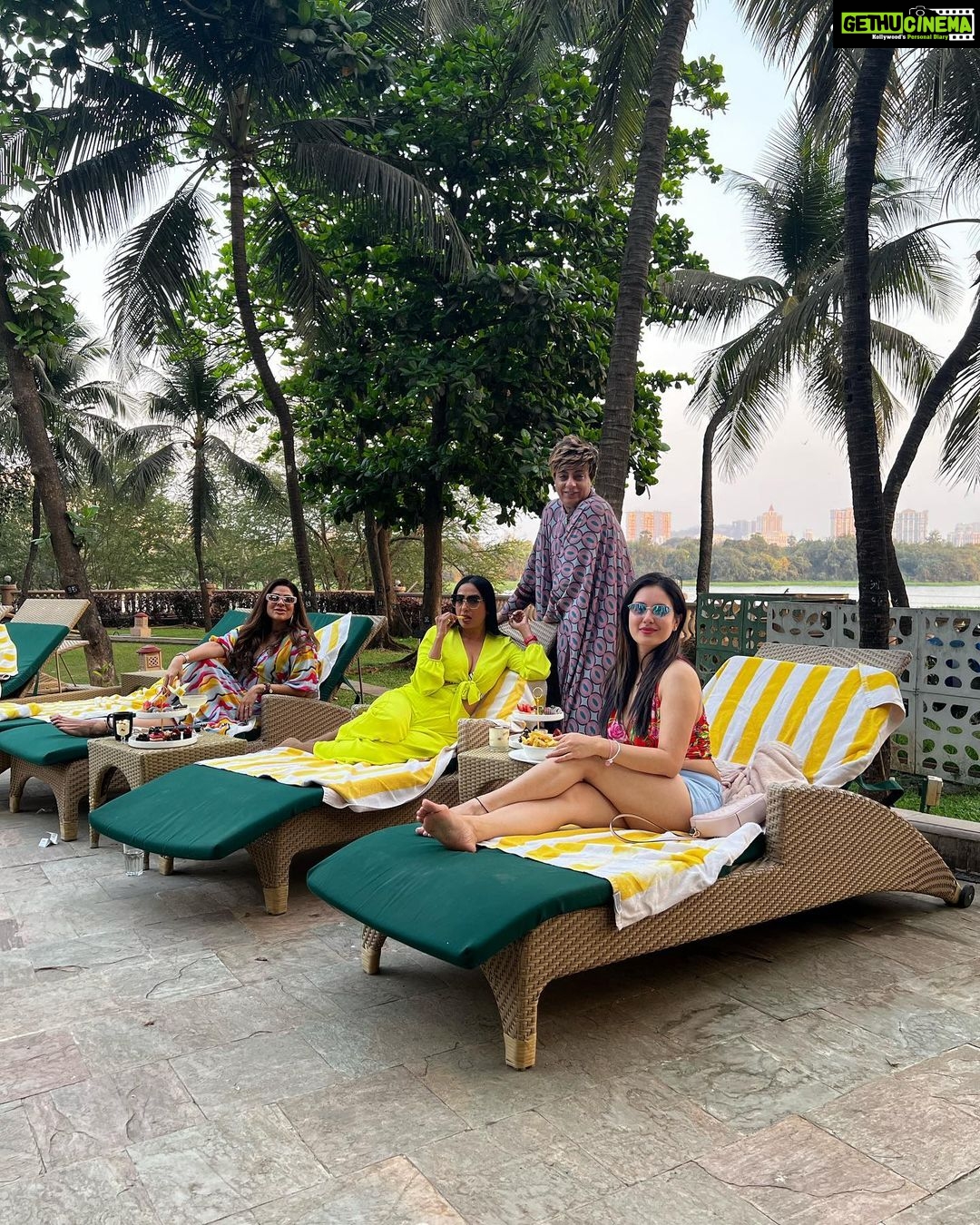 Pooja Bose Instagram - Missing all of u gals and the fun time and of course the delicious food we had at @westinmumbaipowai thanks for ur lovely hospitality and that amazing view to look out for 🥂
