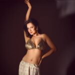 Pooja Bose Instagram - আজ pyaar ka bukhar তো একটু চড়বেই ..Birthday বলে কথা..Wishing the hot n gorgeous @banerjeepuja a super rocking birthday 🎂 Shoot @subhadeep.dhar Mkup @makeup_artist_amit