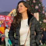 Pooja Bose Instagram - Christmassy 📸 @banerjeedekai