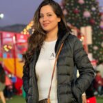 Pooja Bose Instagram - Christmassy 📸 @banerjeedekai
