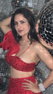 Pooja Bose Instagram - ❤️ Costume courtesy @the_adhya_designer