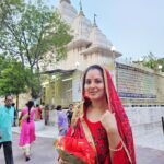 Pooja Bose Instagram – আদ্যাপীঠ , বেলুড় মঠ ও  দক্ষিণেশ্বর- এ পুজা পরিবারের সাথে 🙏🫶 @banerjeepuja
@kunalrverma
@krishiv.verma09 Belur Math