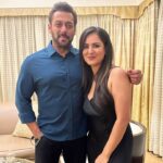 Pooja Bose Instagram – When Bhaijaan met another BANERJEE at Kolkata..our favourite @banerjeepuja ❤️

#Salmankhan #kolkata Kolkata – The City of Joy