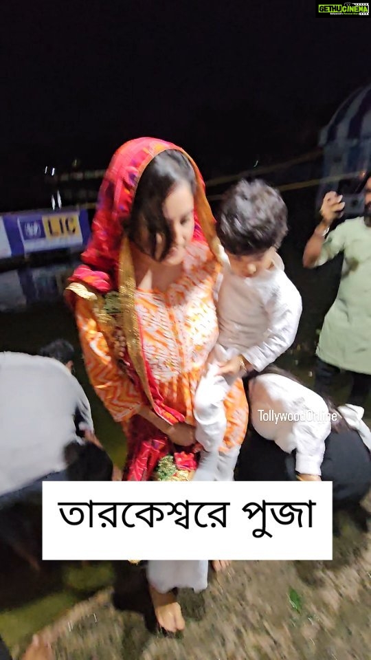 Pooja Bose Instagram - শ্রাবণ মাসে তারকেশ্বরে আজ শিবের পুজো করলেন পুজা 🙏 #omnamahshivaya #puja #TOSpotted