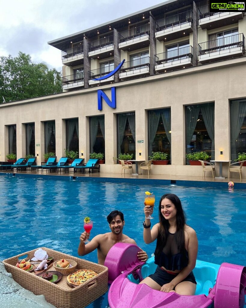 Pooja Bose Instagram - Had such a lovely experience in @novotelgoacandolim thanks for ur lovely hospitality and amazing yummy food had a great time with friends and dear hubby @kunalrverma @aslimonalisa @vikrant8235