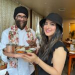 Pooja Bose Instagram - Had such a lovely experience in @novotelgoacandolim thanks for ur lovely hospitality and amazing yummy food had a great time with friends and dear hubby @kunalrverma @aslimonalisa @vikrant8235