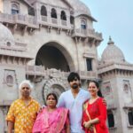 Pooja Bose Instagram – আদ্যাপীঠ , বেলুড় মঠ ও  দক্ষিণেশ্বর- এ পুজা পরিবারের সাথে 🙏🫶 @banerjeepuja
@kunalrverma
@krishiv.verma09 Belur Math