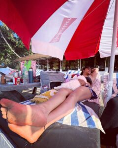 Pooja Devariya Instagram - Acknowledging another 365 days around the sun, another year of going with the flowwwww 🌊🏄🏾‍♀️☀️🏝️🐈🫧♾️🐠✨🌸🪐 Happy new year, beaches 🫧

#afloat