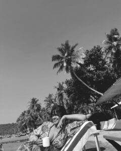 Pooja Devariya Instagram - Acknowledging another 365 days around the sun, another year of going with the flowwwww 🌊🏄🏾‍♀️☀️🏝️🐈🫧♾️🐠✨🌸🪐 Happy new year, beaches 🫧

#afloat
