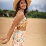 Pooja Hegde Instagram - Love you zindagi…🥰😍❤️ Bentota Beach