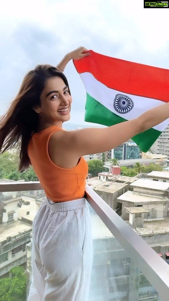 Pooja Hegde Instagram - Vande Maataram 🇮🇳❤️ India, meri jaan 🧡🤍💚