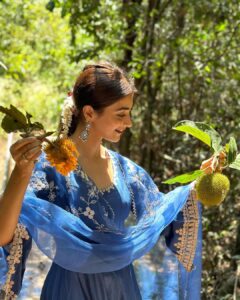 Pooja Hegde Instagram - A quick trip to Mangalore and a quick hunt for pejakai 🏠❤️