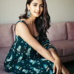 Pooja Hegde Instagram - Eid Mubarak and Happy Akshay Tritiya ❤️ #happyvibesonly