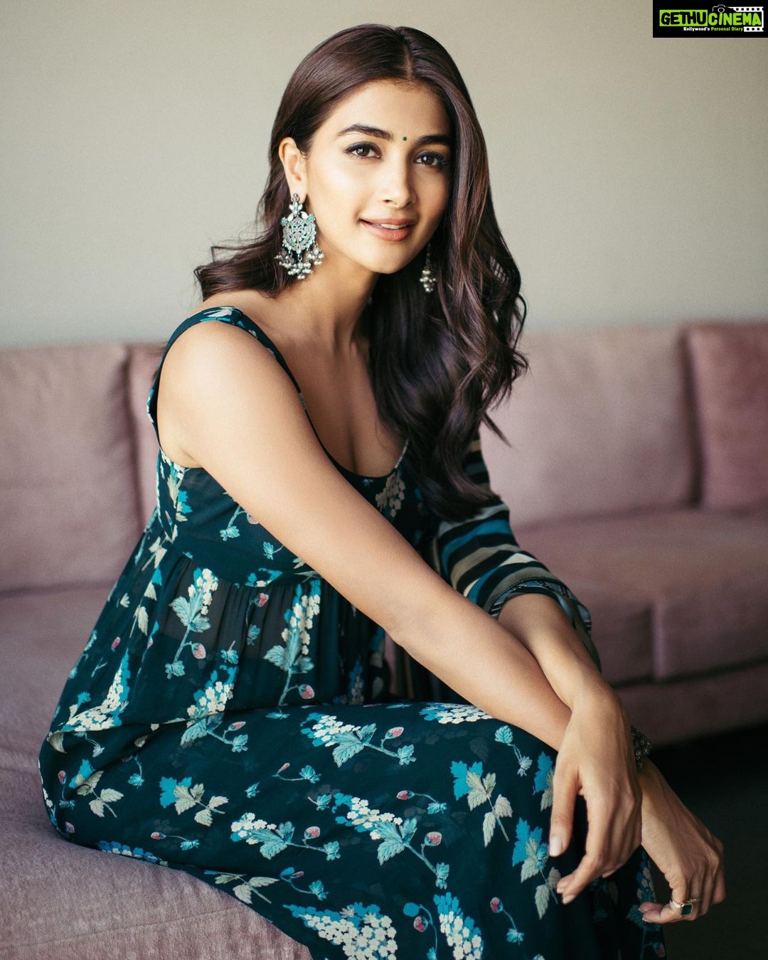 Pooja Hegde Instagram - Eid Mubarak and Happy Akshay Tritiya ❤️ #happyvibesonly