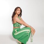 Pooja Hegde Instagram – Just that random burst of laughter while trying to pose like a boss lady😂🙈 #stayhappy #flowerpower