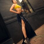 Pooja Hegde Instagram - Daddy’s warrior princess 🙋🏻‍♀️👸🏻☺️ #laracroftwho😉 #kisikabhaikisikijaan