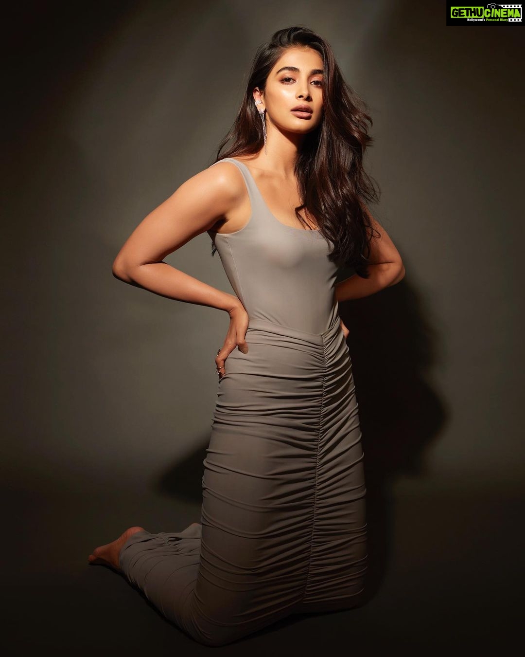 Pooja Hegde Instagram - OomPH 😉 #kisikabhaikisikijaan #21stapril