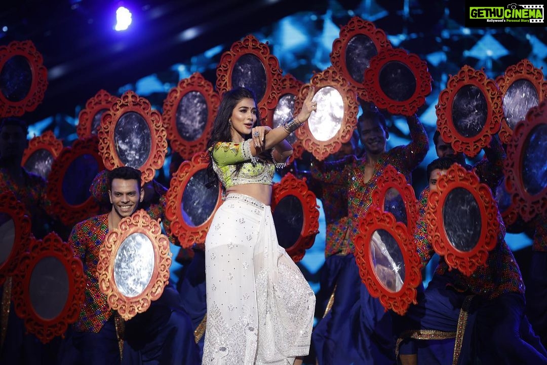 Pooja Hegde Instagram - Lekar apni #AlagLevel performance, aa rahi hu main chalaane aap sab par apna jaadu ✨Watch the Maruti Suzuki Arena presents #ZeeCineAwards2023 on Saturday, 18th March at 7:30 PM on #ZeeCinema and #ZeeTV. #FirstOnTV @zeecinema @zeetv #ZCA2023 #MarutiSuzukiArenaZCA #AlagLevel