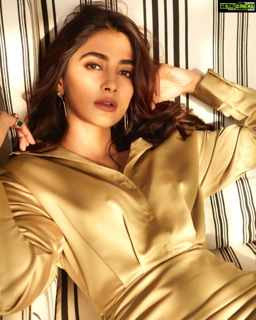 Pooja Hegde Instagram - That morning light 😍😍😍 #golden