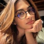 Pooja Hegde Instagram - Guess who’s a chashmish now?! 🫢🤓😁 #seeingthingsclearly