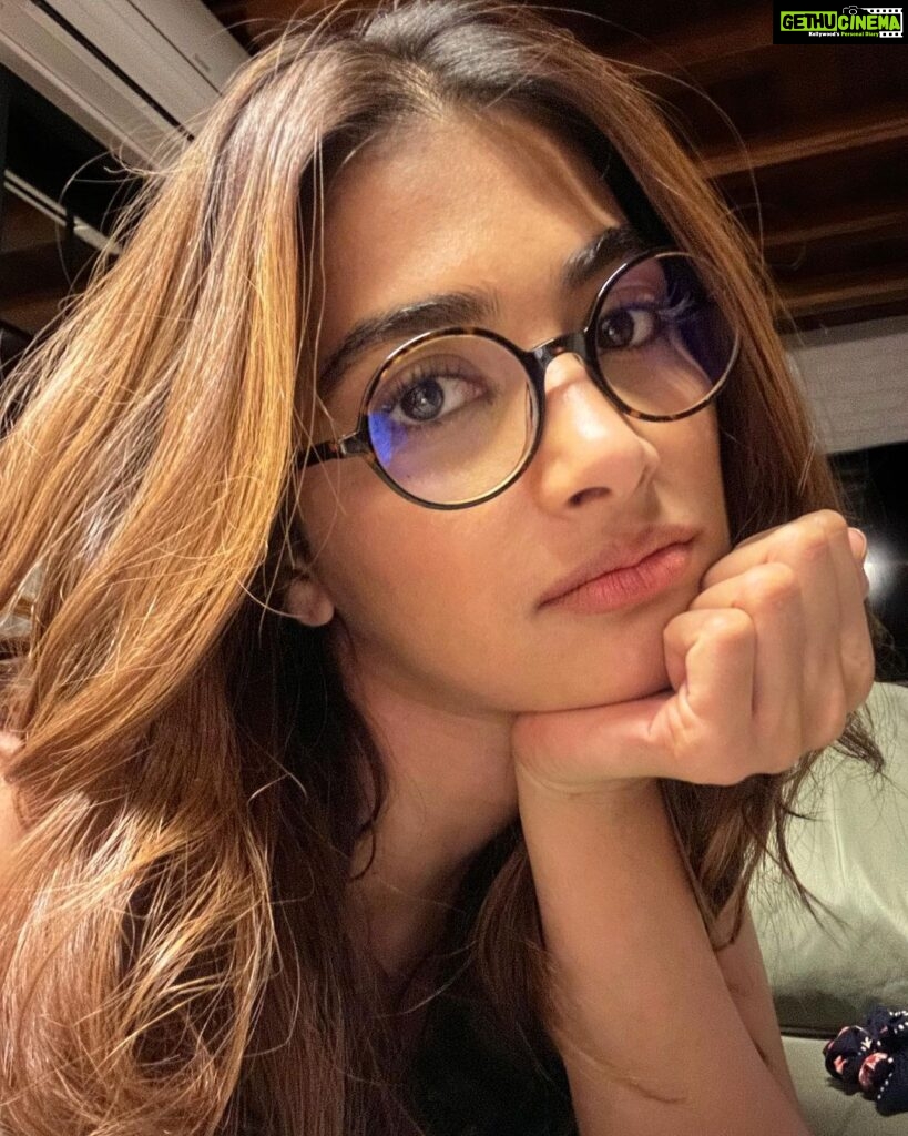 Pooja Hegde Instagram - Guess who’s a chashmish now?! 🫢🤓😁 #seeingthingsclearly