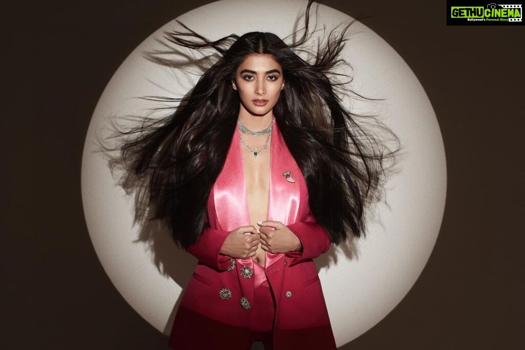 Pooja Hegde Instagram - Spotlight 🔦 Magazine: @lifestyleasiaindia @lsa.arena Editor-in-Chief: Rahul Gangwani (@rahulgangs_) Photographs: Arjun Mark (@arjun.mark) Styling : Ami Patel (@stylebyami); assisted by Anushka Damani (@anoooooshka) Raghav Tibrewal (@styledbyraghav) Anshita Jadhwani (@anshitajadhwani) Makeup: Shraddha Naik (@shraddha.naik) Hair: Priyanka Borkar (@priyanka.s.borkar) Interview by Mayukh Majumdar (@mayuxkh) Shoot Produced by Analita Seth (@analitaseth) All sunglasses: John Jacobs (@johnjacobseyewear) Artiste Management: @treeshulmediasolutions @mandvisharma16 @lilkub @danica_dsouzaa