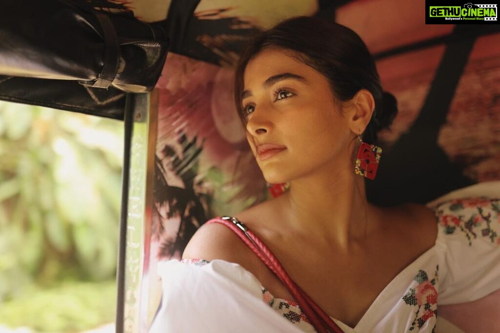 Pooja Hegde Instagram - A quick 🛺 ride Sri Lanka