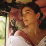 Pooja Hegde Instagram - A quick 🛺 ride Sri Lanka