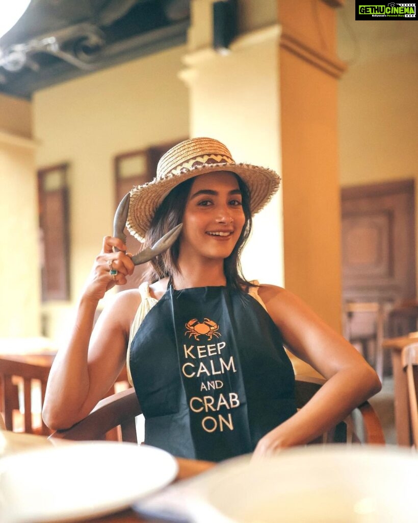 Pooja Hegde Instagram - Crabsolutely Clawsome ☺️🦀 #day1 #wanderlust Sri Lanka