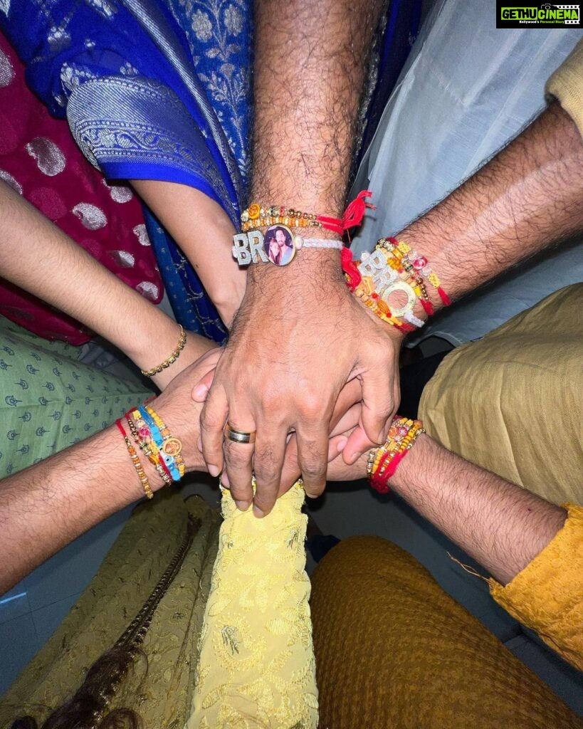 Pooja Hegde Instagram - Some squishing, rakhis, mithai, gup shup, rare feet touching scenes and gifts…what more does a sister need?!😜🤷🏻‍♀ To bonds that last a lifetime ❤ #rakshabandhan #allaboutlove