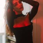 Pooja Hegde Instagram - Fade into you 🖤