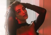 Pooja Hegde Instagram - Fade into you 🖤