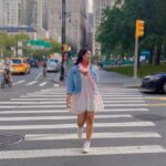 Pooja Jhaveri Instagram - Every time me walking in #newyorkcity a yrf song plays in my head, and I feel as if I am already shooting for it 🤣🎬 I am sure the 90s kids will relate 🤦🏻‍♀️🤣 #yrf #moviebuff #fyp #actor #nyc #fypシ #viral #usa #usadiaries #indian #indianfilm #indianmovies #bollywood #bollywoodsongs #trendalert #trendingreels
