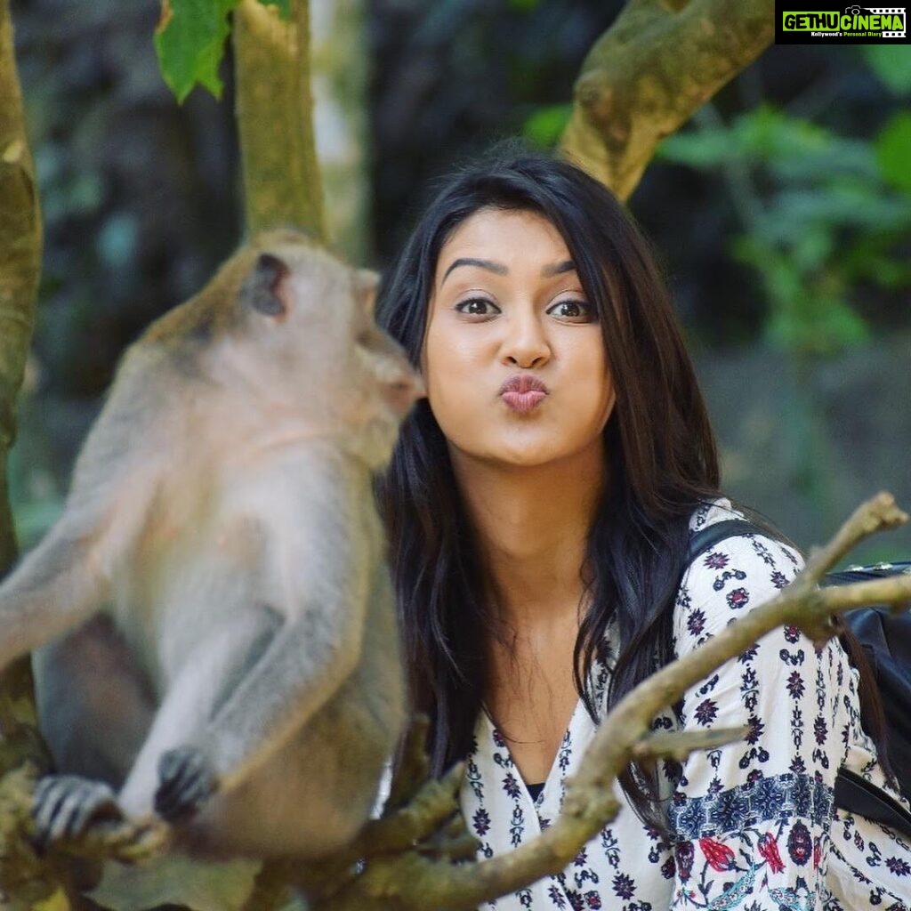 Pooja Jhaveri Instagram - It’s the perfect season to visit #bali Here are my most favourite things to do in Bali : Sunset at #uluwatutemple @uluwatutemple Monkey Forest in #ubud @ubudmonkeyforest Night life in #kuta Sunset at #rockbar @rockbarbali Definitely visit and stay on the islands #nusalembongan and #nusapenida The ride from #kuta to #nusalembongan is the most beautiful thing ever. #tanahlot is another place to visit at the sunset hour @theshadyshack @secretspotbali serve the best vegan food for all my #vegan #vegetarian friends Do not forget to get the massage at one of the spas in #ubud Also let me know if there are new places that any of you have discovered in the past year on your trip to #bali #bali #balitourism #indonesia #tourism #travelandleisure #travelblogger #travelling #travelgram #dodgers #instatravel #summerdestination #summervacation #holidays #holiday