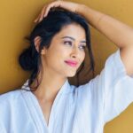 Pooja Jhaveri Instagram - Self care is the highest form of love ! I love to start my mornings with warmth of the sun, goodness of nature and soul exhilarating freshness… dosent it sound like a perfect blend ? This one product has the same exact blend that will warm you up, has the goodness of nature and will bring you freshness in seconds… ! The harmonious blend of herbs and spices with pure green tea makes it a perfect cup of health and helps me detox toxins. The @teasatgirnar #detox #desikahwa is my every morning ritual ! #tea #girnar #productsilove #influencer #campaign #ad #morningrituals #morningsun #morningswithme #instagood #selfcare #selfcareday Jersey City, New Jersey