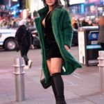 Pooja Jhaveri Instagram - The most alluring thing a woman can wear is “confidence” Wear it, embrace it, flaunt it ! 😎🌻 Happy international Womens day ! 📸 : @7heavensnyc #womensday #internationalwomensday #girlpower#woman #standingstrong #grounded #nyc #newyork #newyorkcity #timessquare #fashion #fashionist #fashionstyle #womensupportingwomen #usa Times Square, New York City