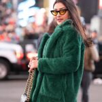 Pooja Jhaveri Instagram - The most alluring thing a woman can wear is “confidence” Wear it, embrace it, flaunt it ! 😎🌻 Happy international Womens day ! 📸 : @7heavensnyc #womensday #internationalwomensday #girlpower#woman #standingstrong #grounded #nyc #newyork #newyorkcity #timessquare #fashion #fashionist #fashionstyle #womensupportingwomen #usa Times Square, New York City