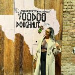 Pooja Jhaveri Instagram - Started my new year on a sweet note with @voodoodoughnut First things first, this one was in #austin on the music street, and the ambience was super vibrant and refreshing! For me personally the best part was, it was vegan. It is so difficult to find eggless #donuts in the #usa🇺🇸 and I was actually craving them since some days. My first choice was #doublechocolate #donut and I was sure I wouldn’t go wrong with it ❤️ the caramel chocolate was the special one that day and we tried that too…. Do not forget to try #voodoodonuts when in #austin Thanks you @mukund_patel and @pateltruptig for recommending ❤️ #donuts #sweet #sugarrush #cravings #food #austin #texas #newreel #newreccomendation #reccomended #usa #poojajjhaveri