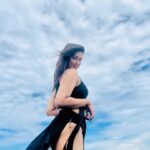 Pooja Jhaveri Instagram - A biggg Thank you to everyone who made my 2022 the way it was !! Loads of love to everyone ! #happynewyear #happynewyear2022