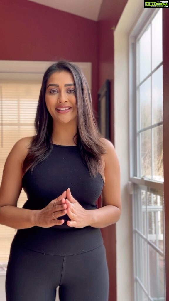 Pooja Jhaveri Instagram - Loosing weight can really be challenging at times ! Working out will definitely be my first preference but any supporting process that will boost that additional inch loss will definitely be my choice ! The best part about the package at Health Fly Center is that the way they help you loose weight is 100% Ayurvedic and has no side effects, and you can take advantage of this from any city of India. Call +91 9824006607 for more details, or check out their page @healthfly.official #ad #weightloss #gym #gymlife #ayurvedictreatment