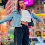 Pooja Jhaveri Instagram - Well, it’s a vicious circle !! #traveller #trendingreels #trending #toxic